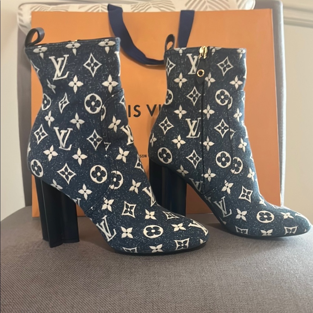 Louis Vuitton Blue and White Heeled Boots